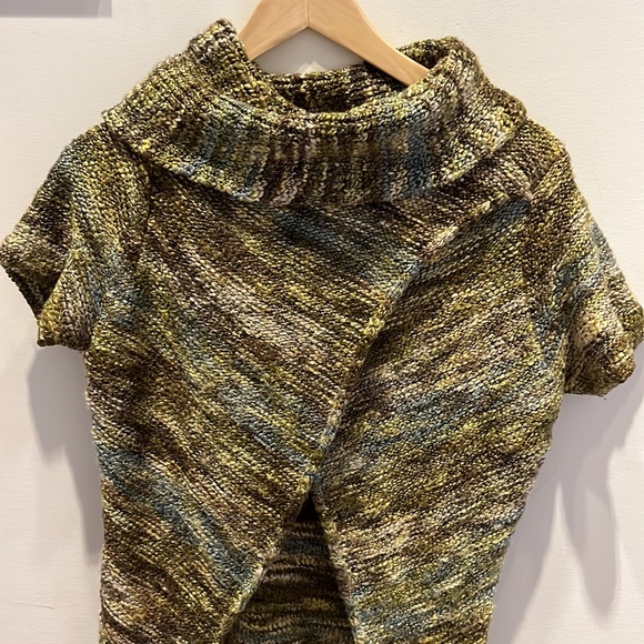 Top - Picture 2 of 8